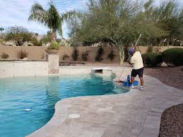 CHOOSING THE RIGHT POOL CONTRACTOR